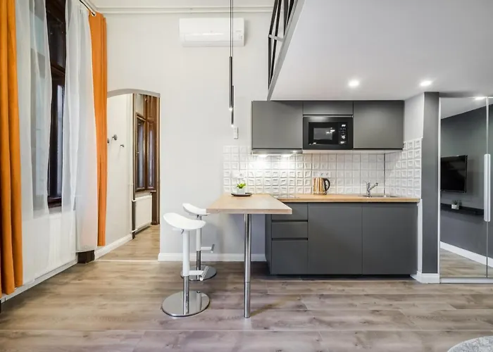 K33- Quality Apartments, Best Location, By Bqa شقة بودابست